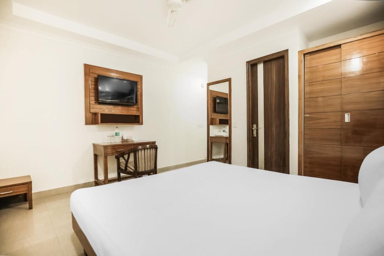 Collection O Sapphire Hotel Csandígarh Kültér fotó